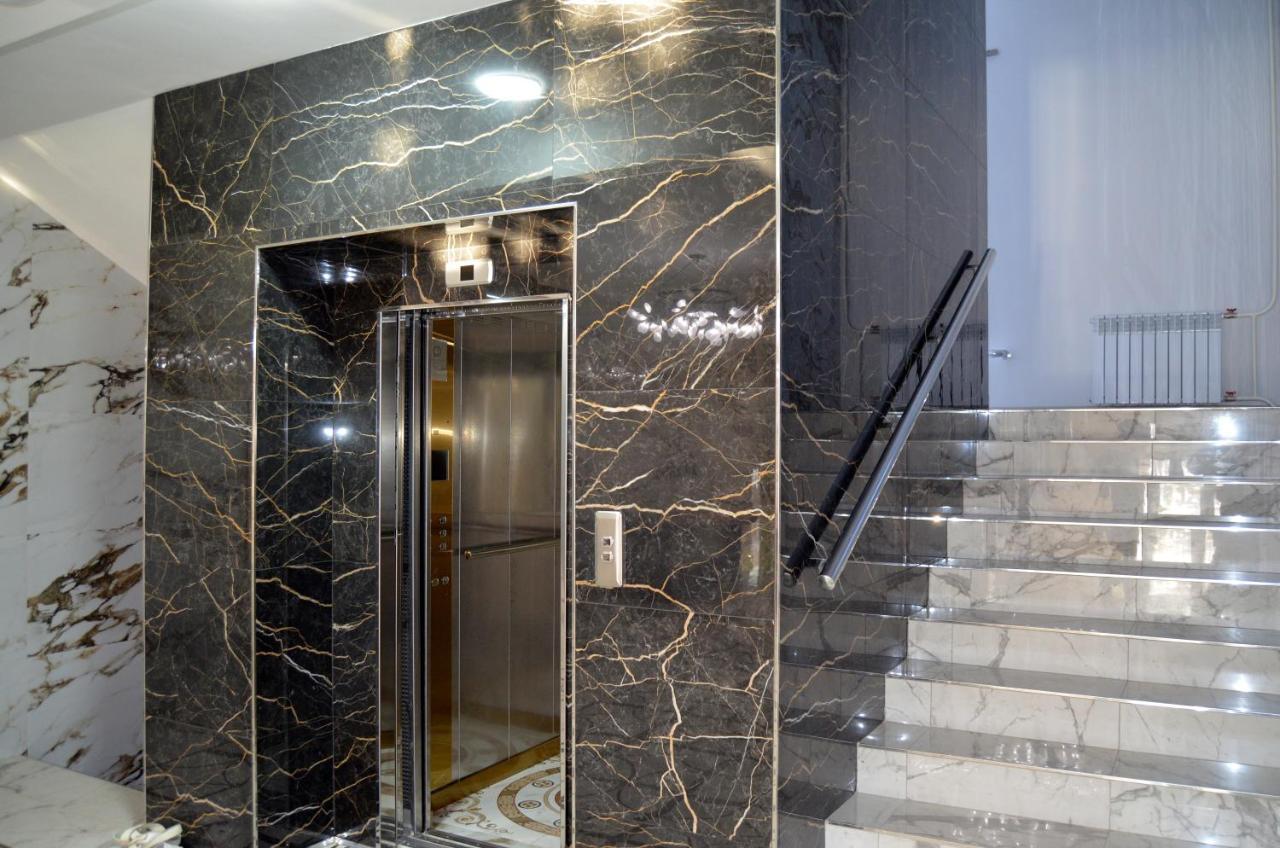 Golden Park Hotel Pavlodar Bagian luar foto