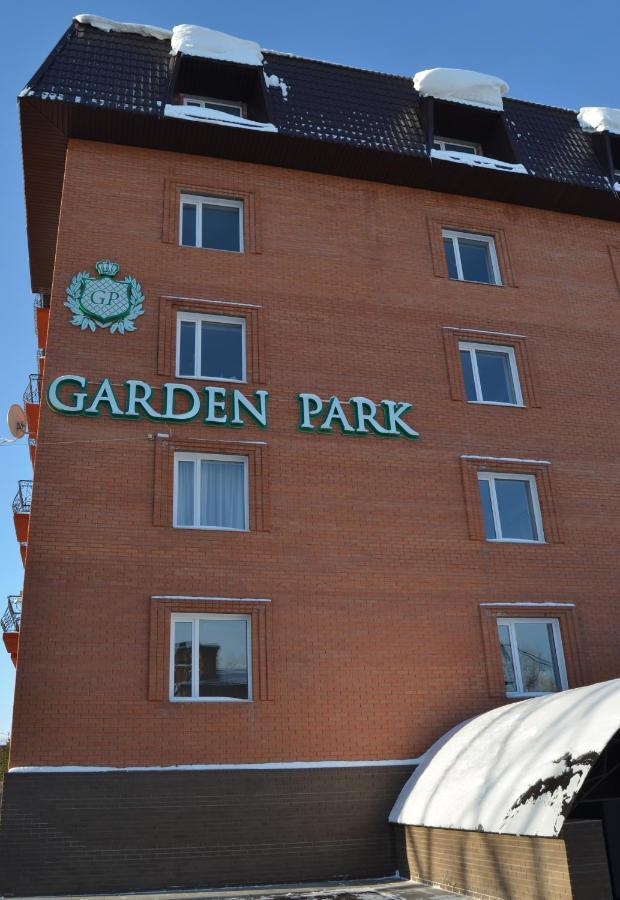 Golden Park Hotel Pavlodar Bagian luar foto