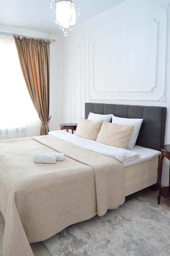 Golden Park Hotel Pavlodar Bagian luar foto