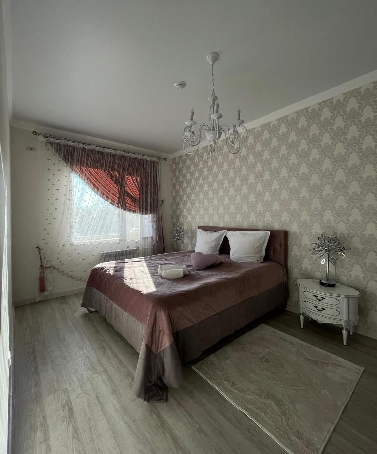 Golden Park Hotel Pavlodar Bagian luar foto