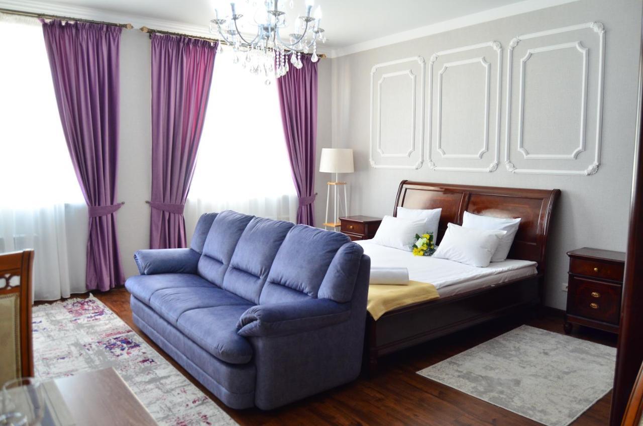 Golden Park Hotel Pavlodar Bagian luar foto