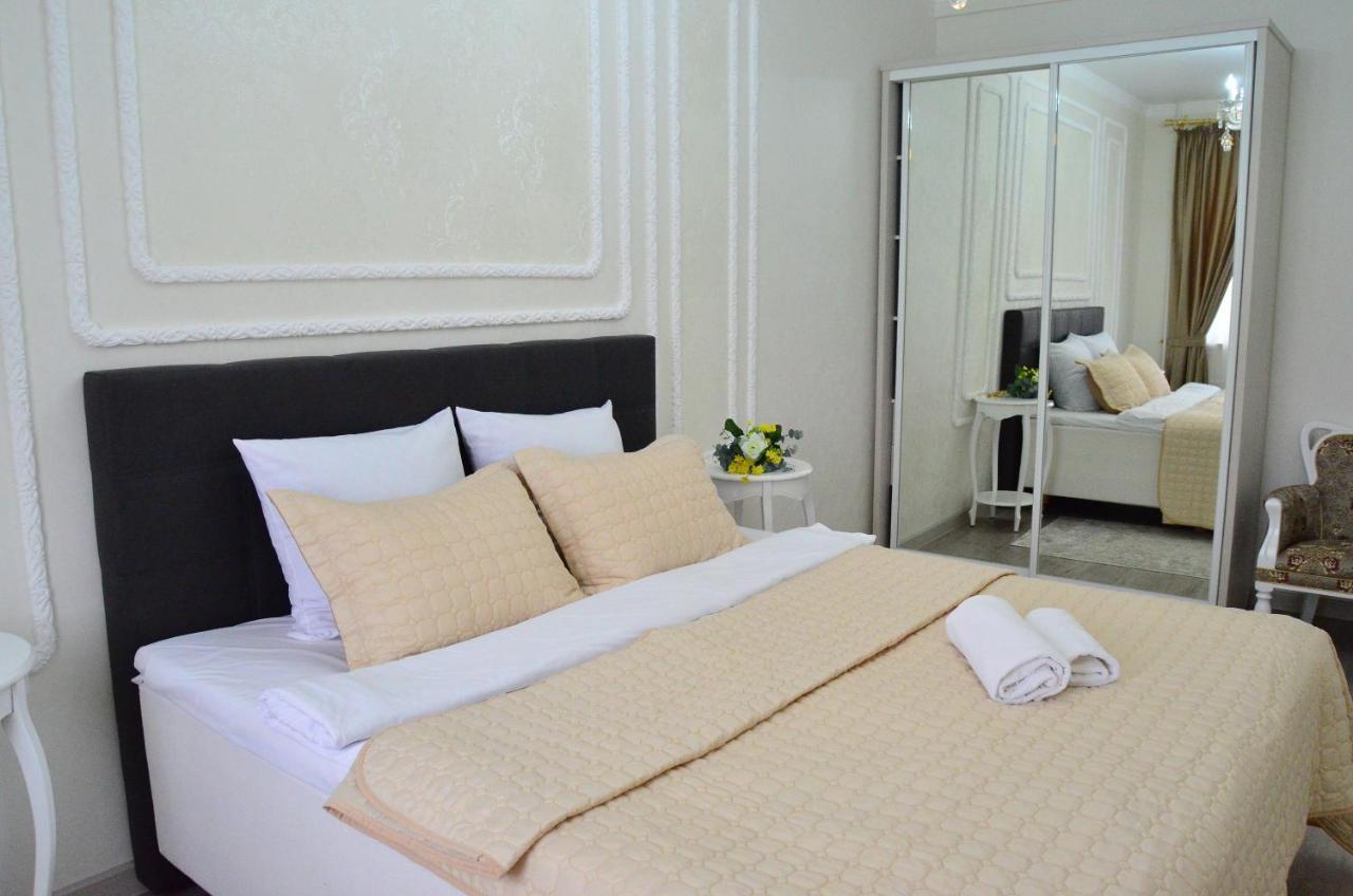 Golden Park Hotel Pavlodar Bagian luar foto