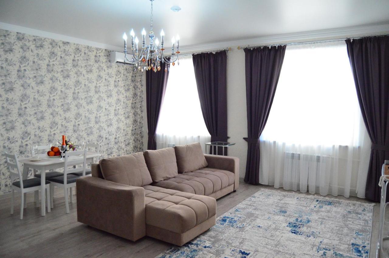 Golden Park Hotel Pavlodar Bagian luar foto