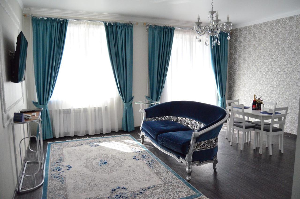 Golden Park Hotel Pavlodar Bagian luar foto