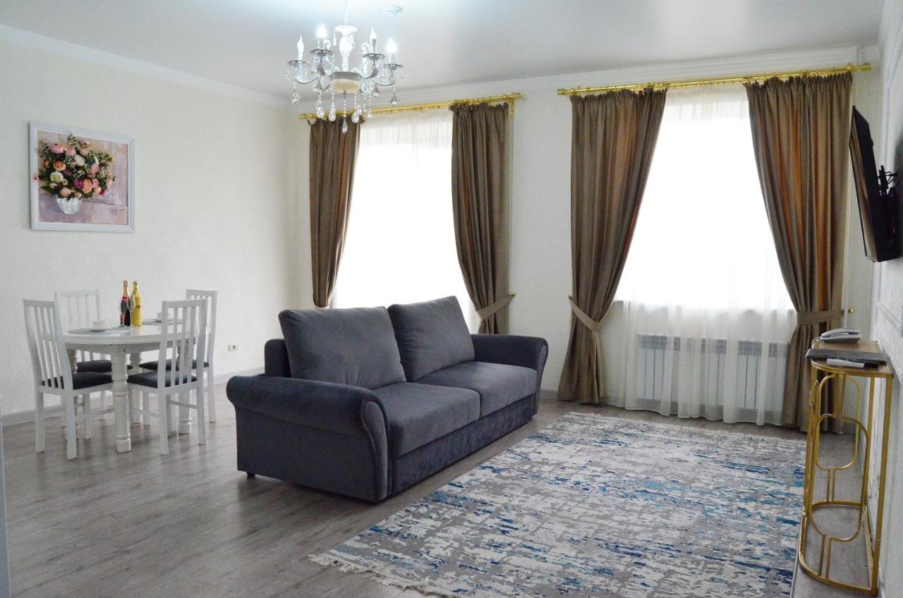 Golden Park Hotel Pavlodar Bagian luar foto
