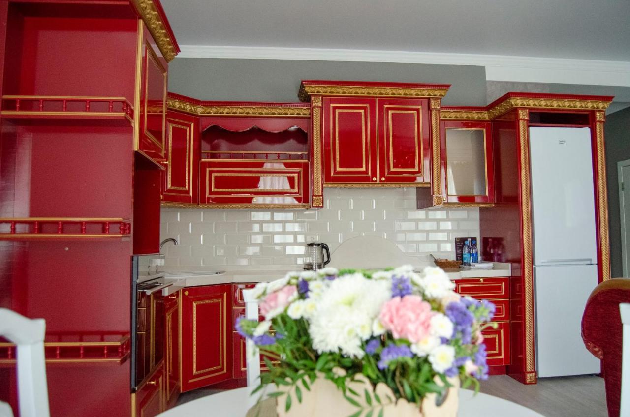 Golden Park Hotel Pavlodar Bagian luar foto