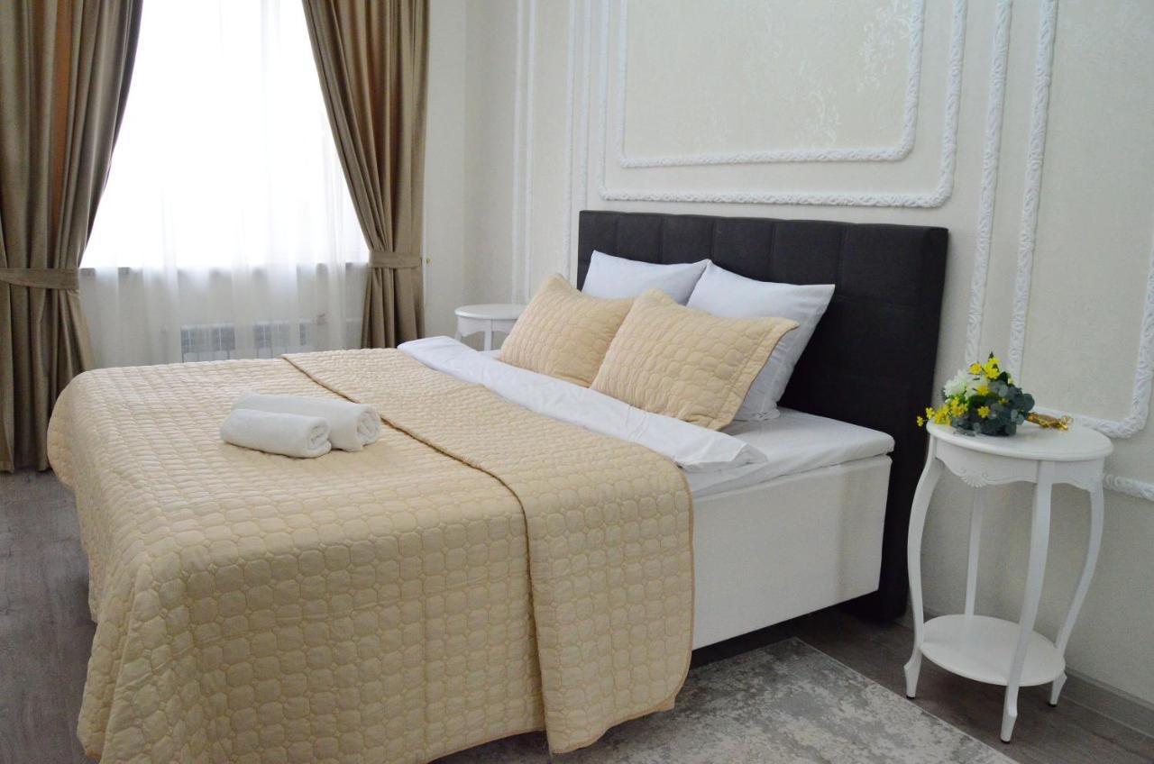 Golden Park Hotel Pavlodar Bagian luar foto