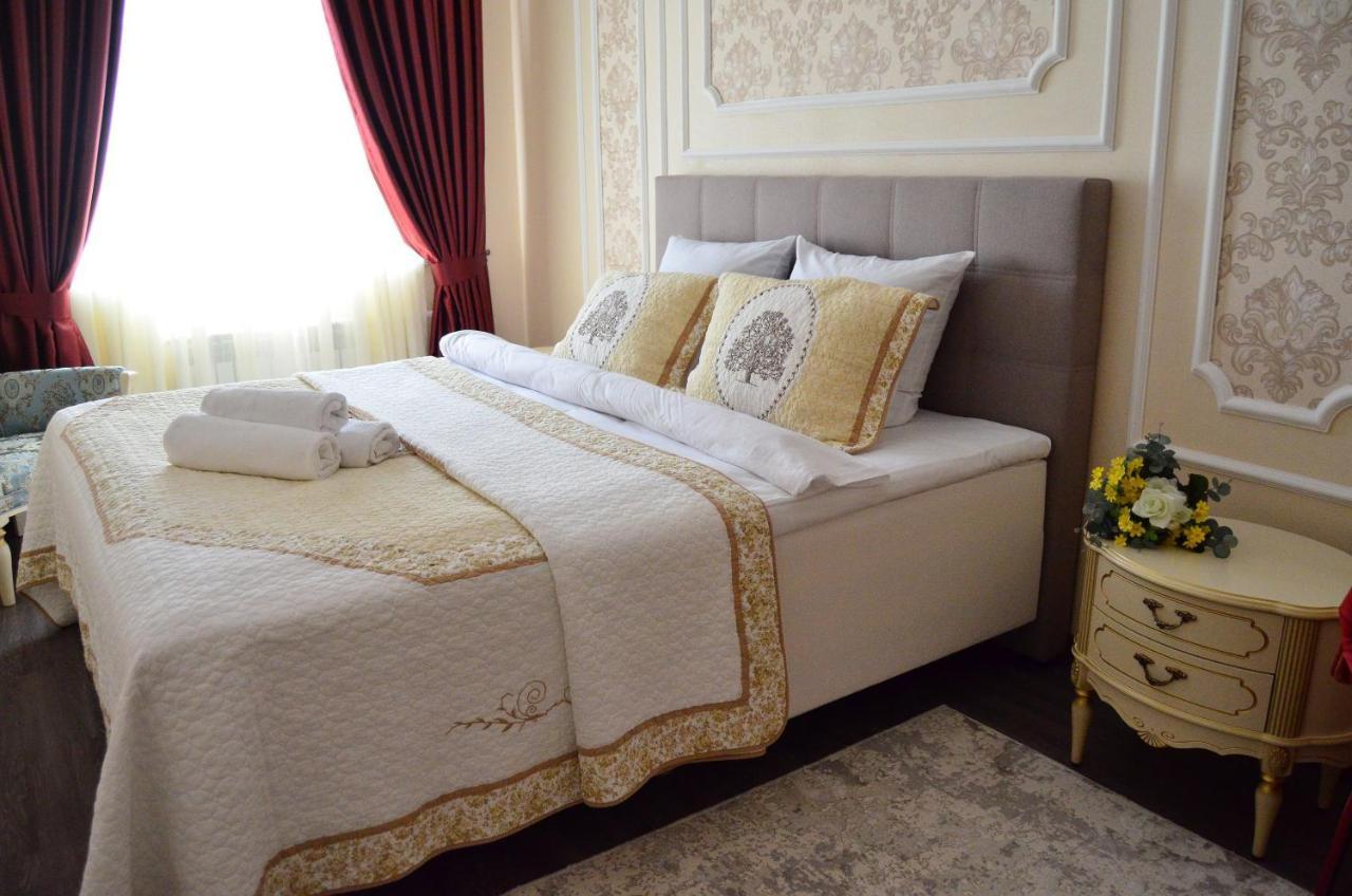 Golden Park Hotel Pavlodar Bagian luar foto