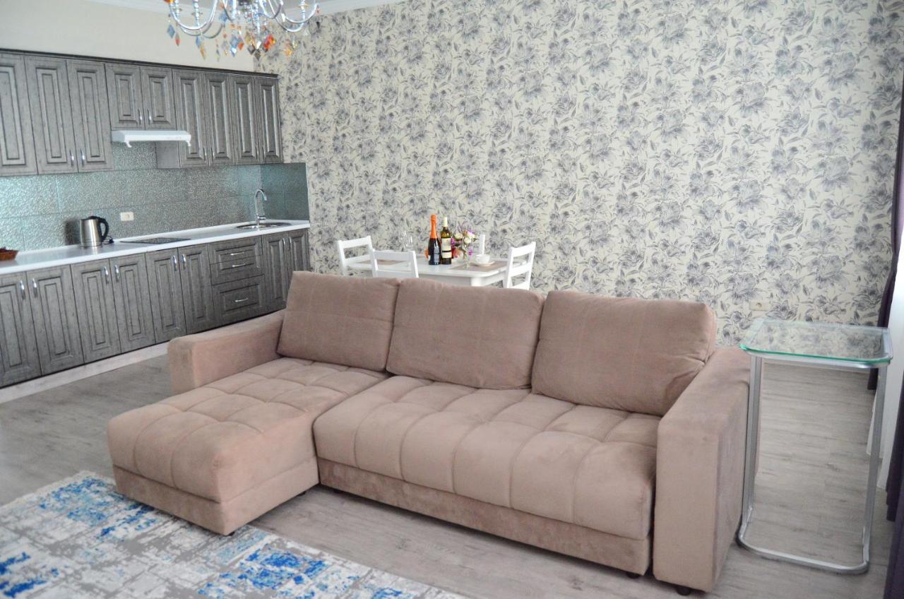 Golden Park Hotel Pavlodar Bagian luar foto