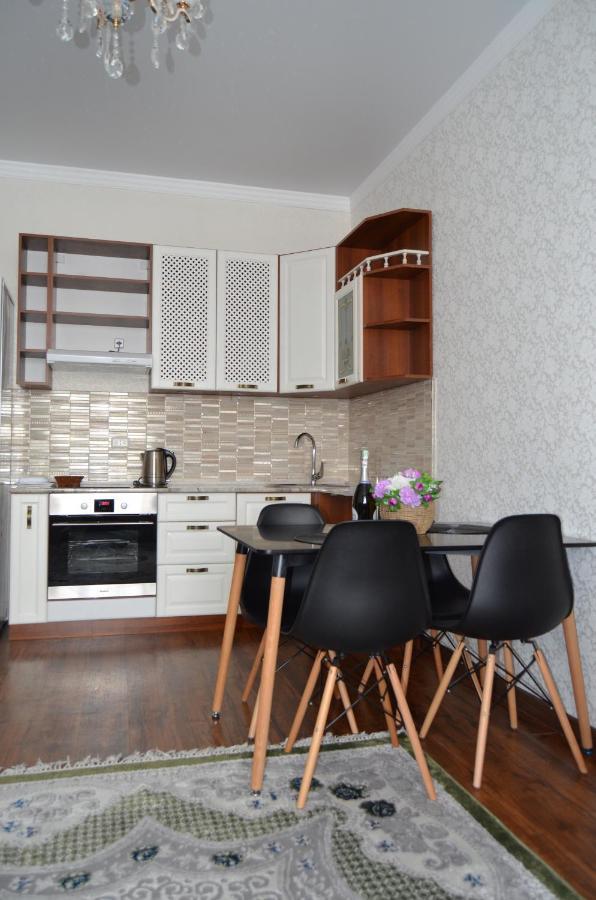 Golden Park Hotel Pavlodar Bagian luar foto