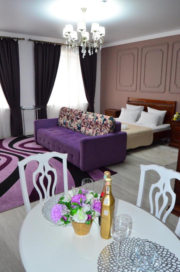 Golden Park Hotel Pavlodar Bagian luar foto