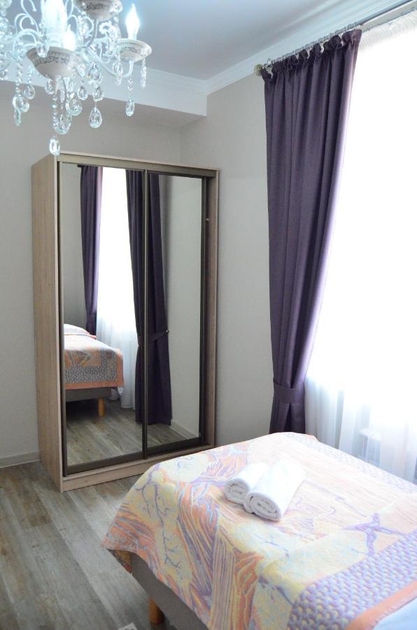Golden Park Hotel Pavlodar Bagian luar foto
