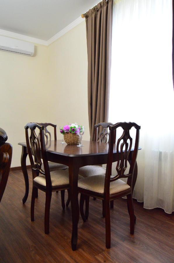 Golden Park Hotel Pavlodar Bagian luar foto