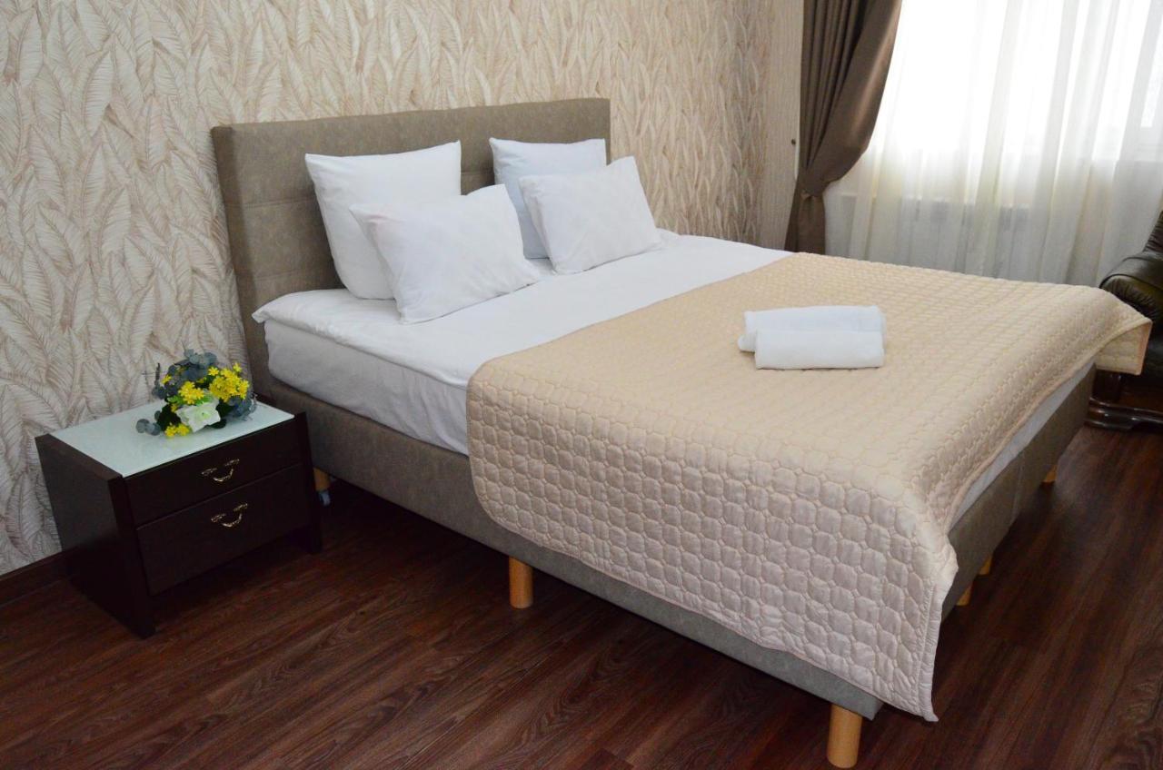 Golden Park Hotel Pavlodar Bagian luar foto