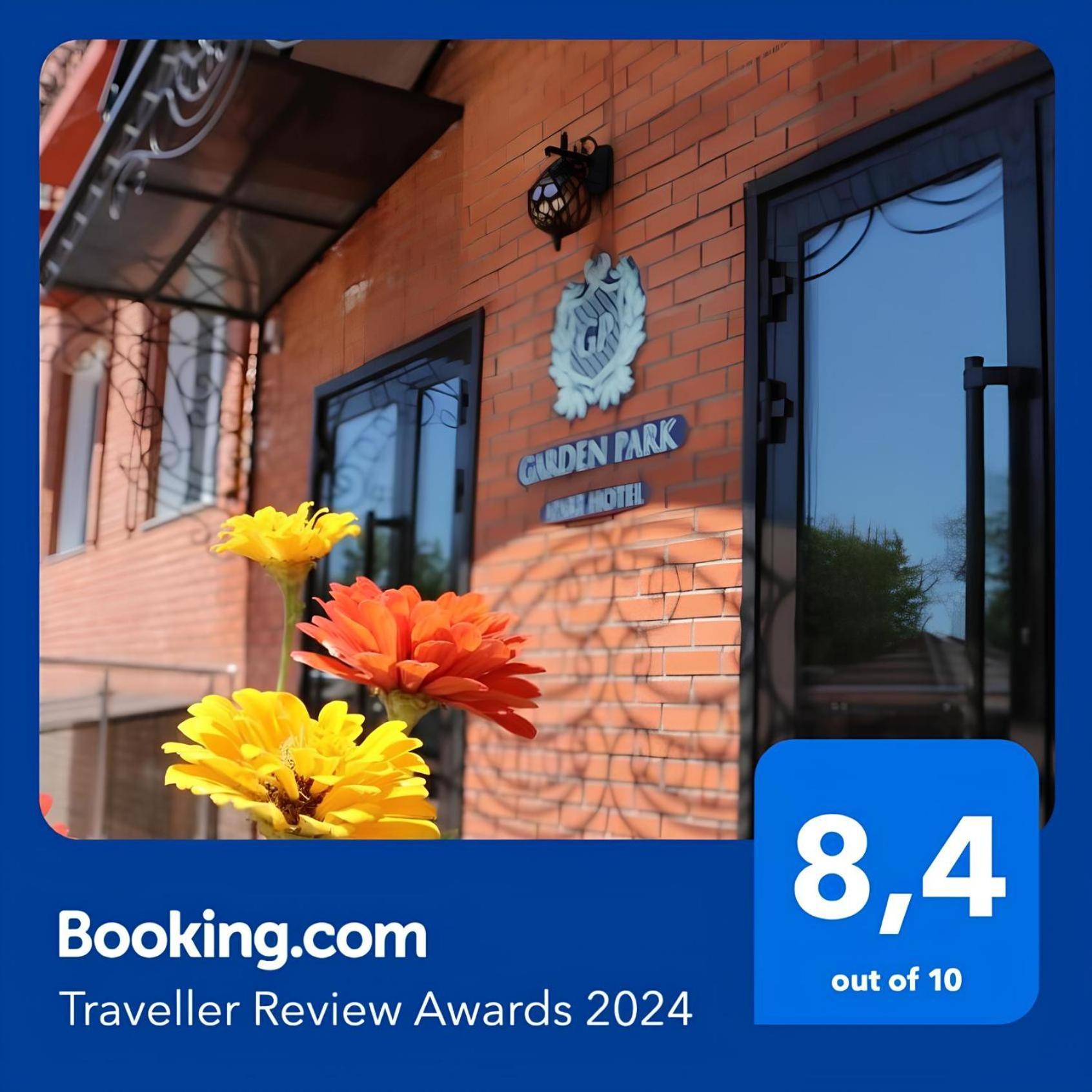 Golden Park Hotel Pavlodar Bagian luar foto
